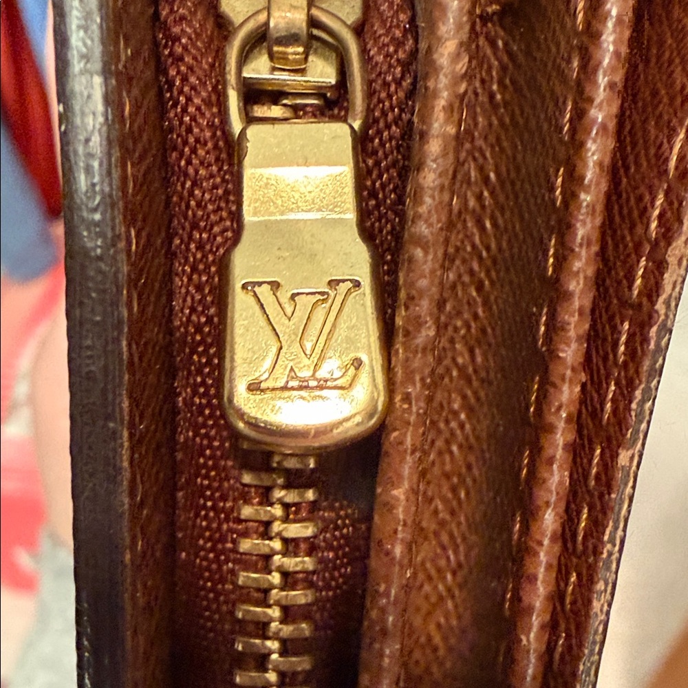 Louis Vuitton Brown and Gold Monogram Wallet - Picture 7 of 13